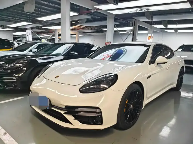 Porsche Panamera, 2015