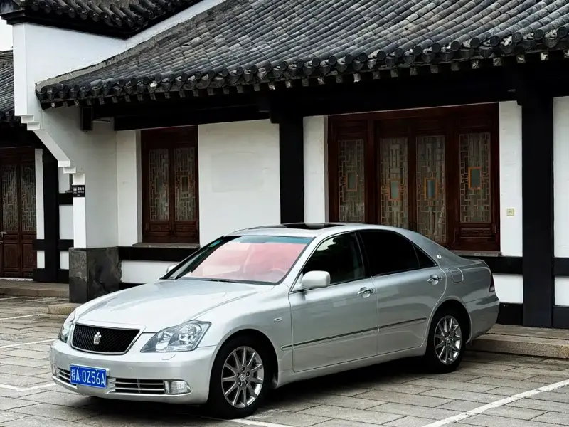 Toyota Crown, 2008