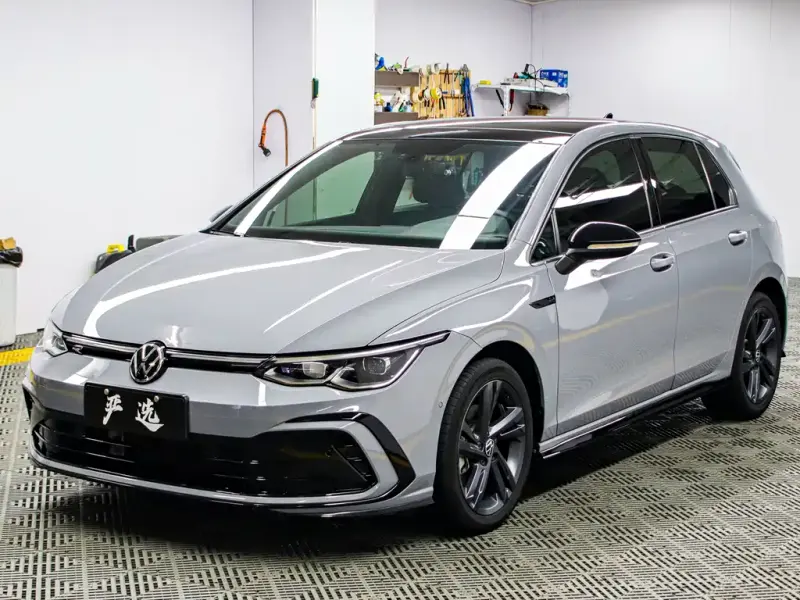 Volkswagen Golf, 2023