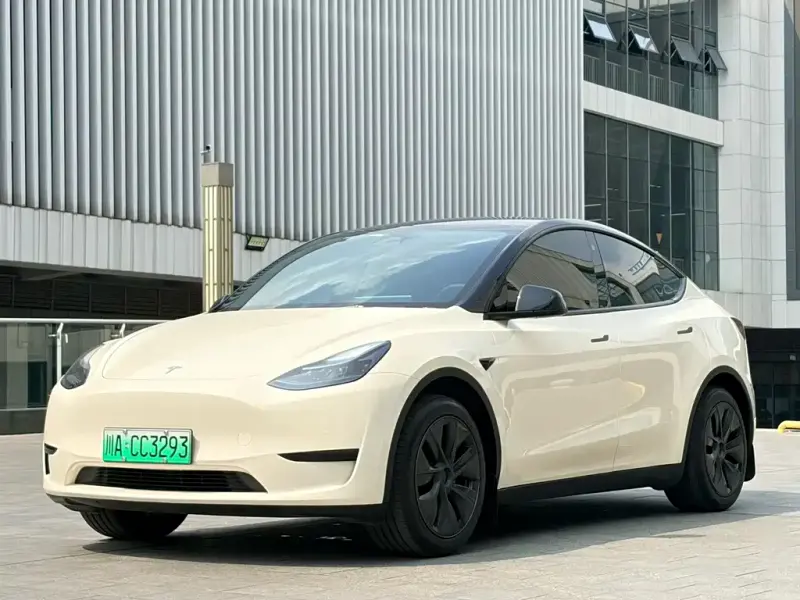 Tesla Model Y, 2023