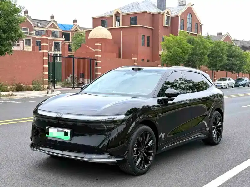 Zeekr 7X, 2025
