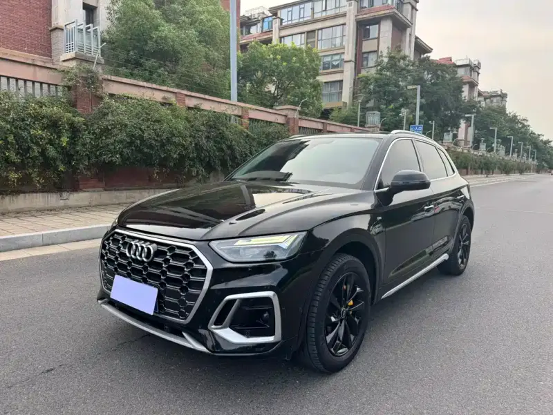 Audi Q5L, 2022
