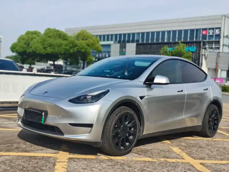 Tesla Model Y, 2023