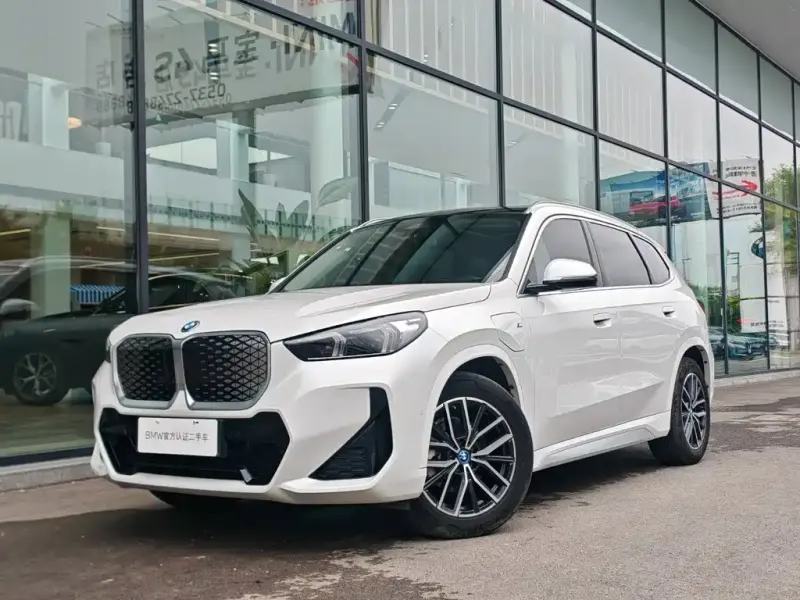 BMW iX1, 2025