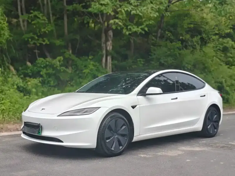 Tesla Model 3, 2024