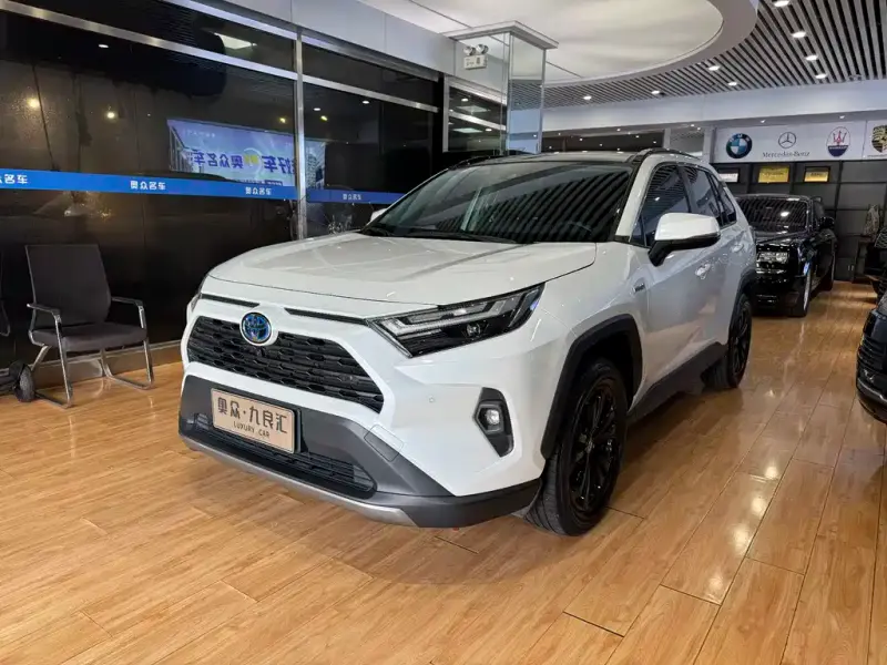 Toyota RAV4, 2023