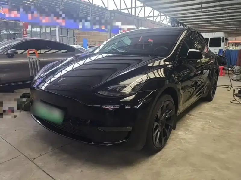 Tesla Model Y, 2023