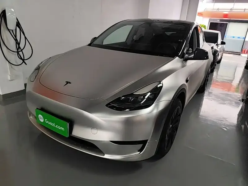 Tesla Model Y, 2024