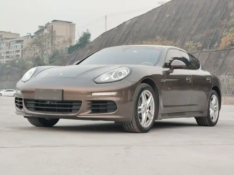 Porsche Panamera, 2015