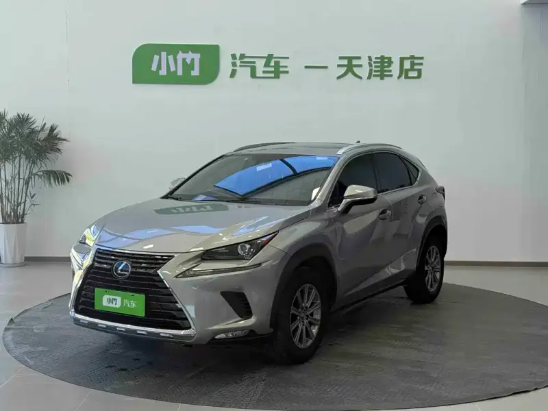 Lexus NX, 2020