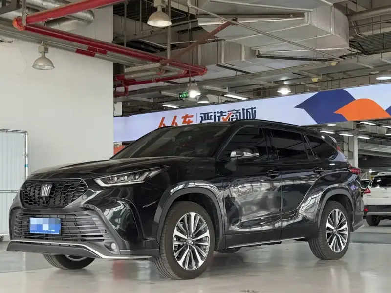 Toyota Crown Kluger, 2025