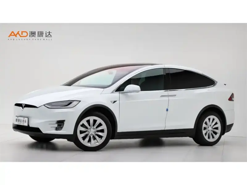 Tesla Model X, 2017