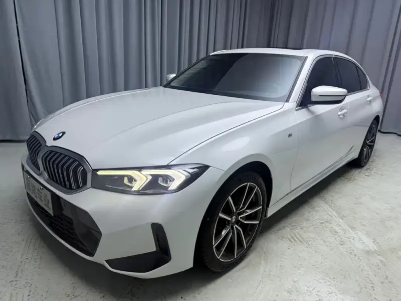 BMW 3 Series, 2023