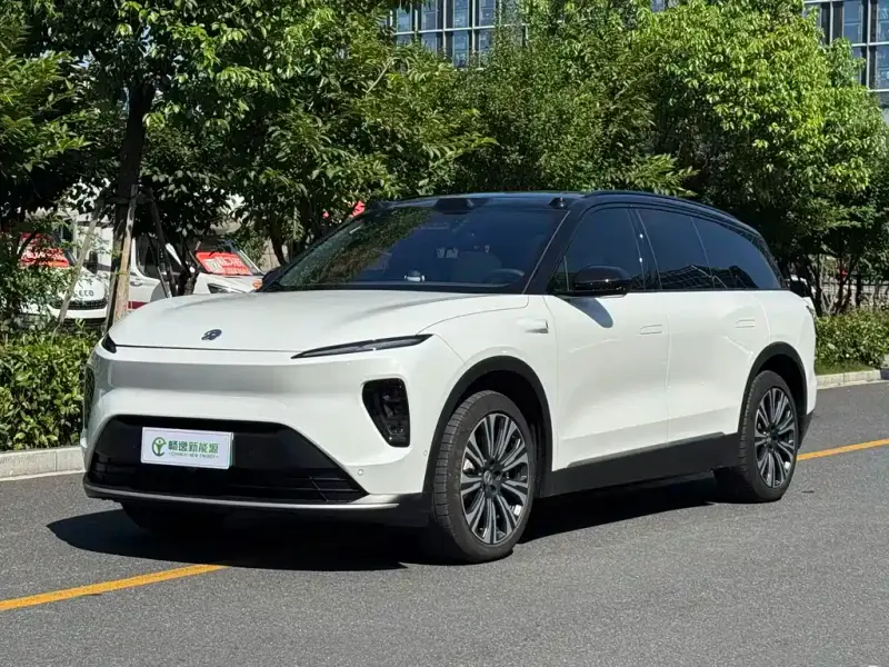 NIO ES8, 2025