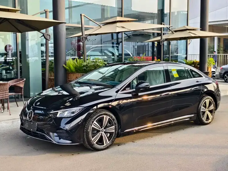 Mercedes-Benz EQE, 2025