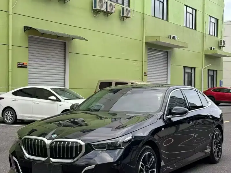 BMW 5 Series, 2025