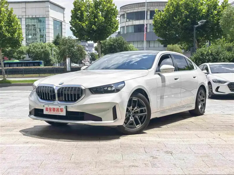 BMW 5 Series, 2024