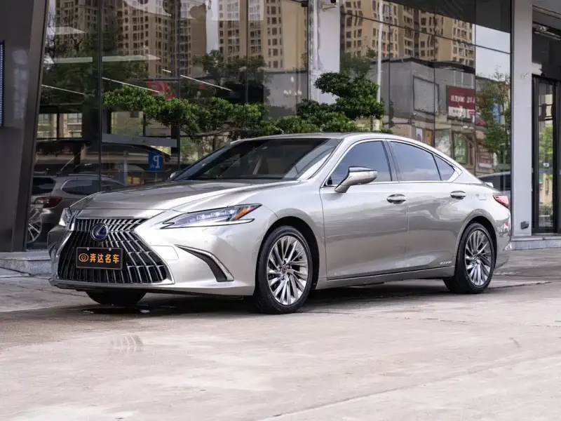 Lexus ES, 2022
