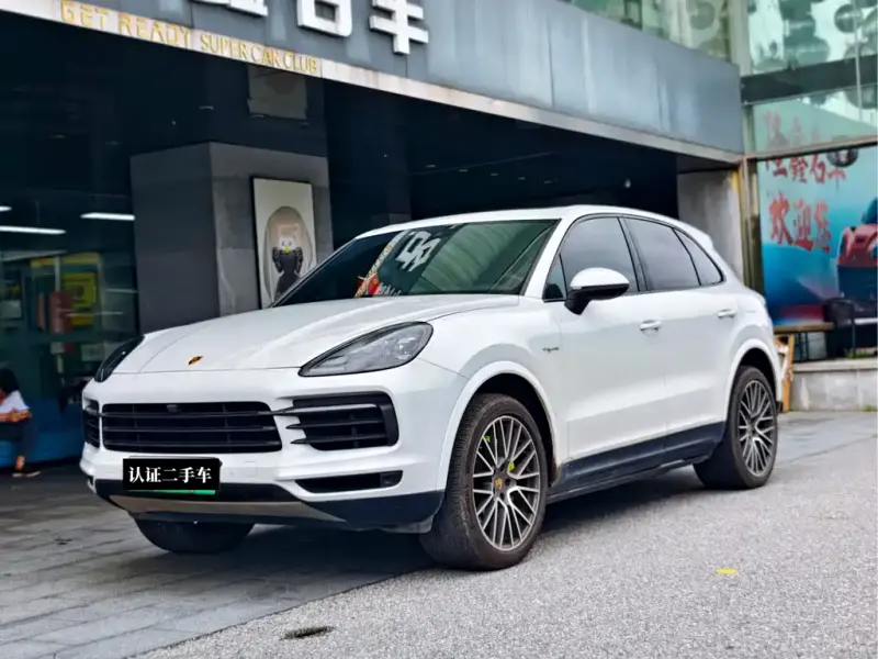 Porsche Cayenne Hybrid, 2022