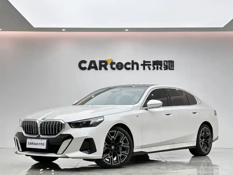 BMW 5 Series, 2025