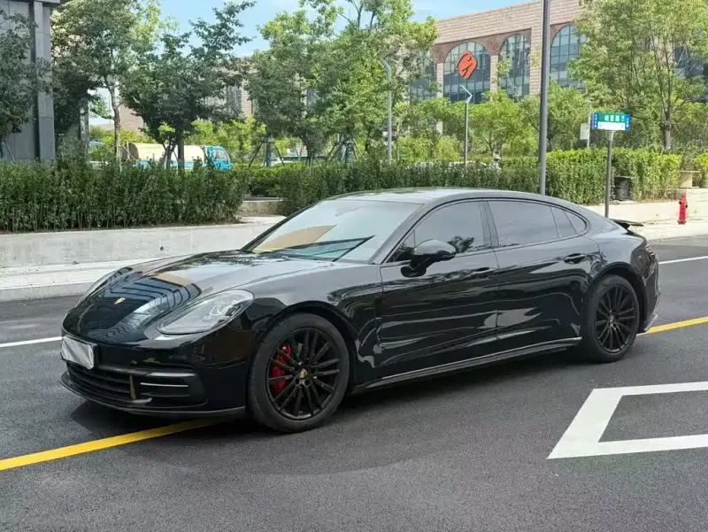 Porsche Panamera, 2018