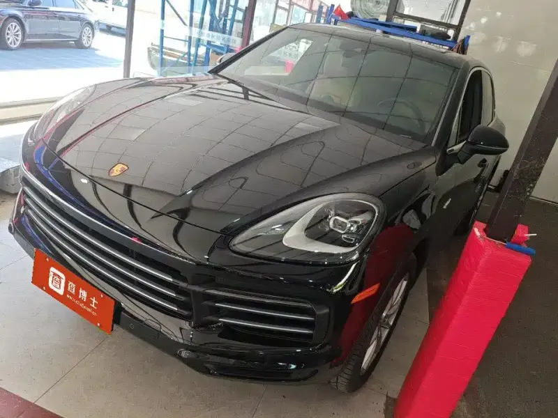 Porsche Cayenne Hybrid, 2020