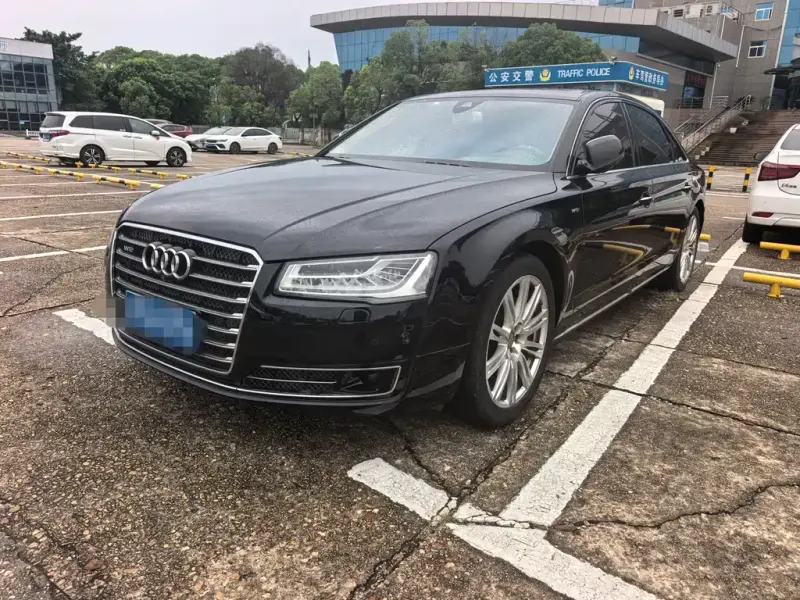 Audi A8, 2015
