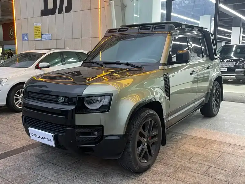Land Rover Defender, 2022