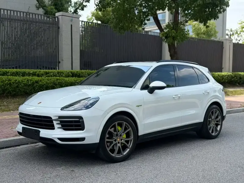 Porsche Cayenne Hybrid, 2023