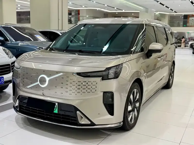 Volvo EM90, 2026