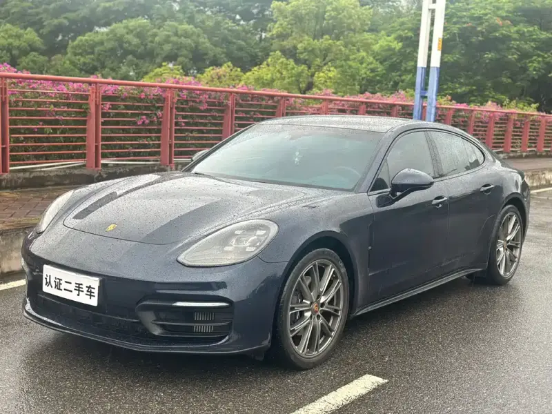 Porsche Panamera, 2022