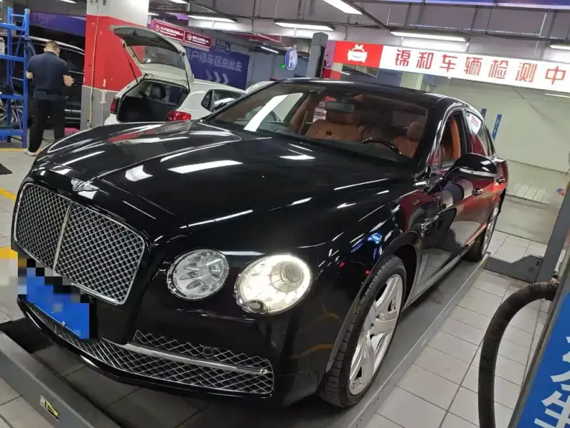 Bentley Flying Spur, 2015