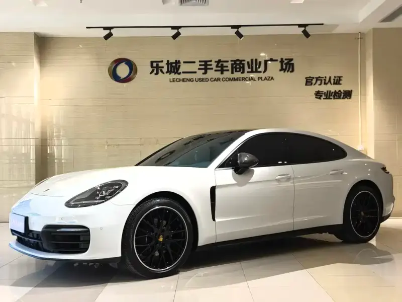 Porsche Panamera, 2022