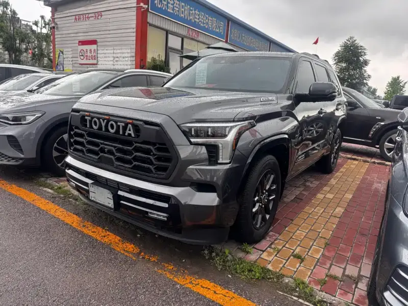 Toyota Sequoia, 2023