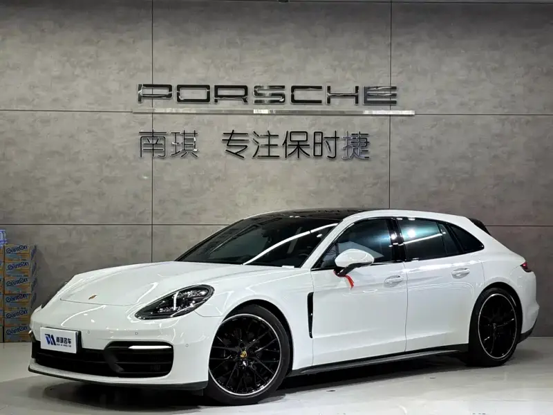 Porsche Panamera, 2022