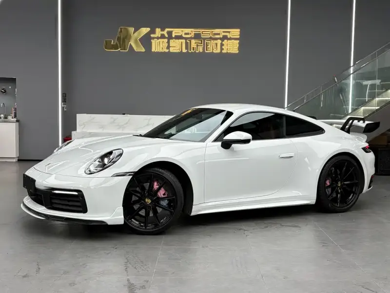 Porsche 911, 2025