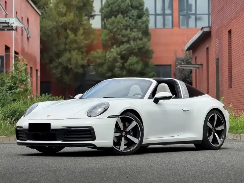 Porsche 911, 2023
