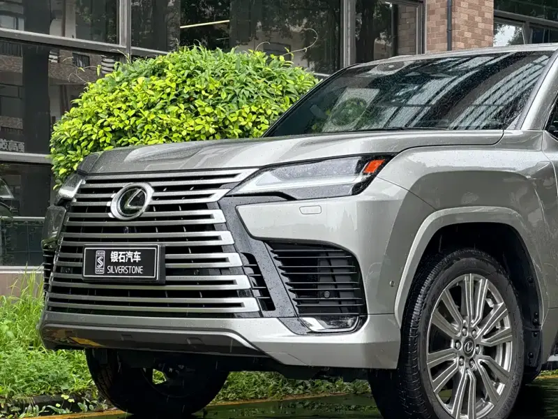 Lexus LX, 2026