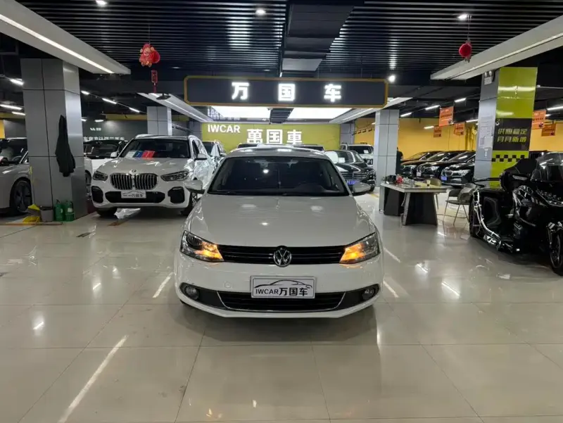 Volkswagen Sagitar, 2014