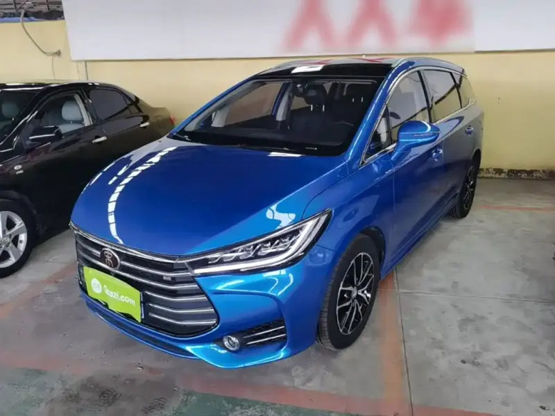BYD MAX, 2017