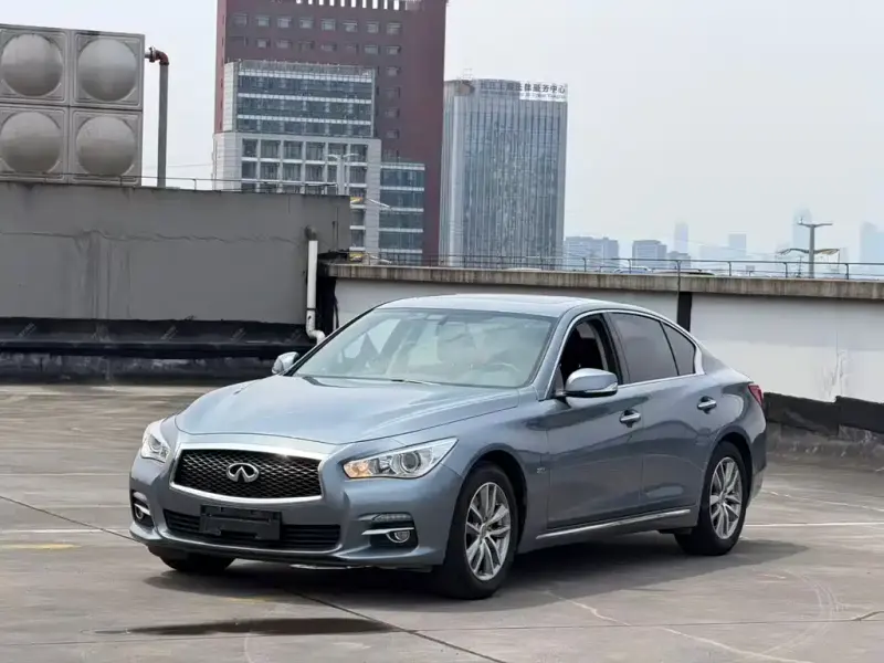 Infiniti Q50L, 2015