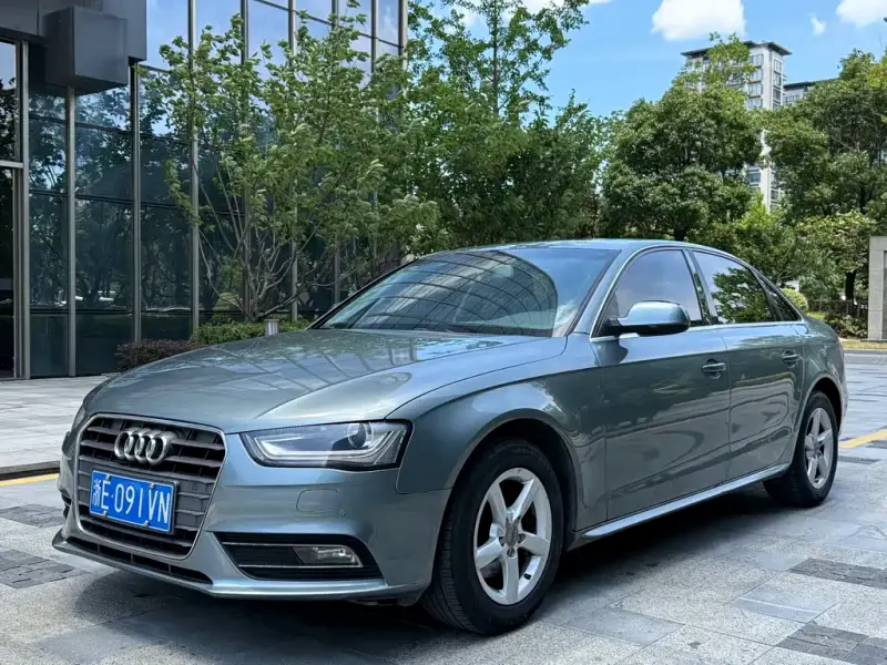 Audi A4L, 2015