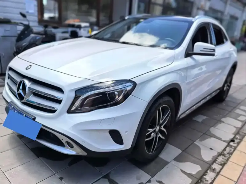 Mercedes-Benz GLA, 2015
