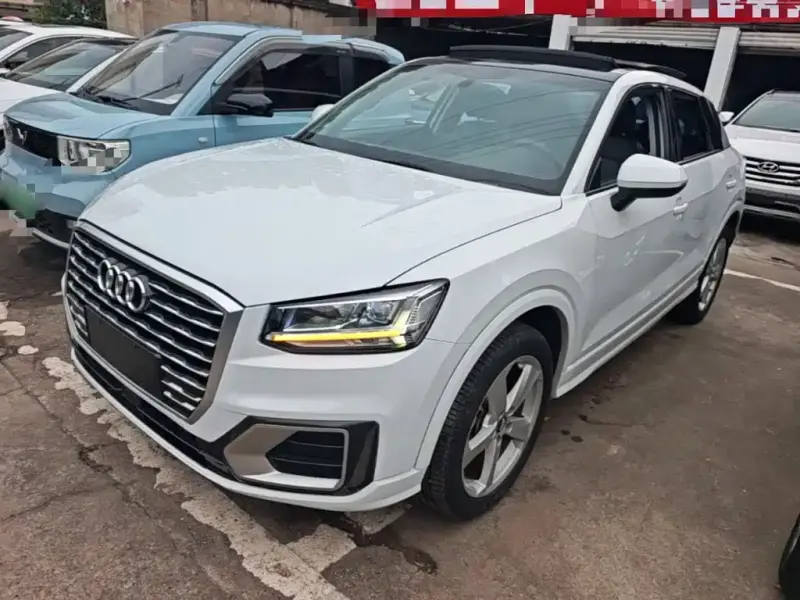 Audi Q2L, 2019