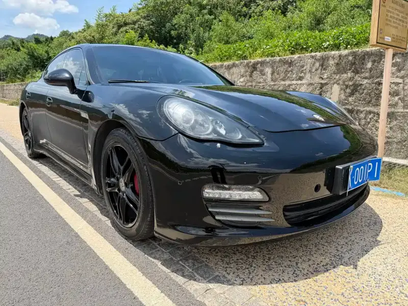 Porsche Panamera, 2011