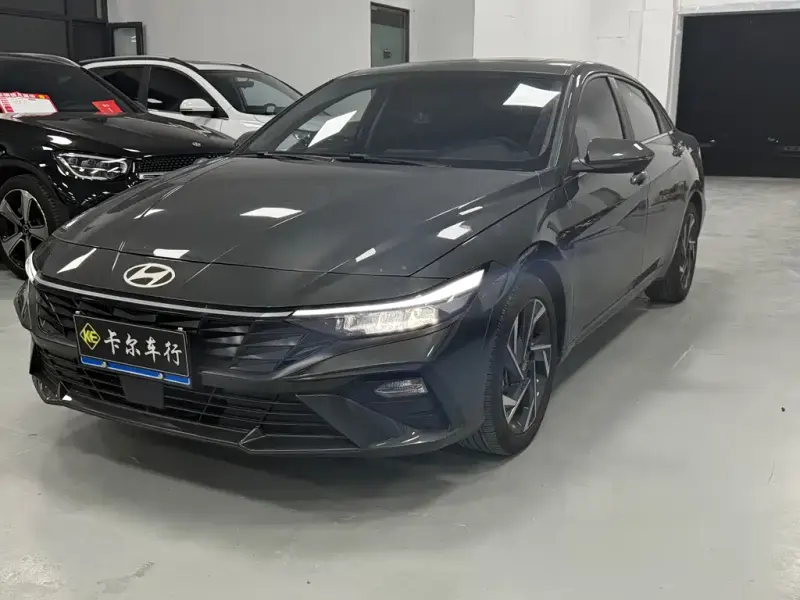 Hyundai Elantra, 2025