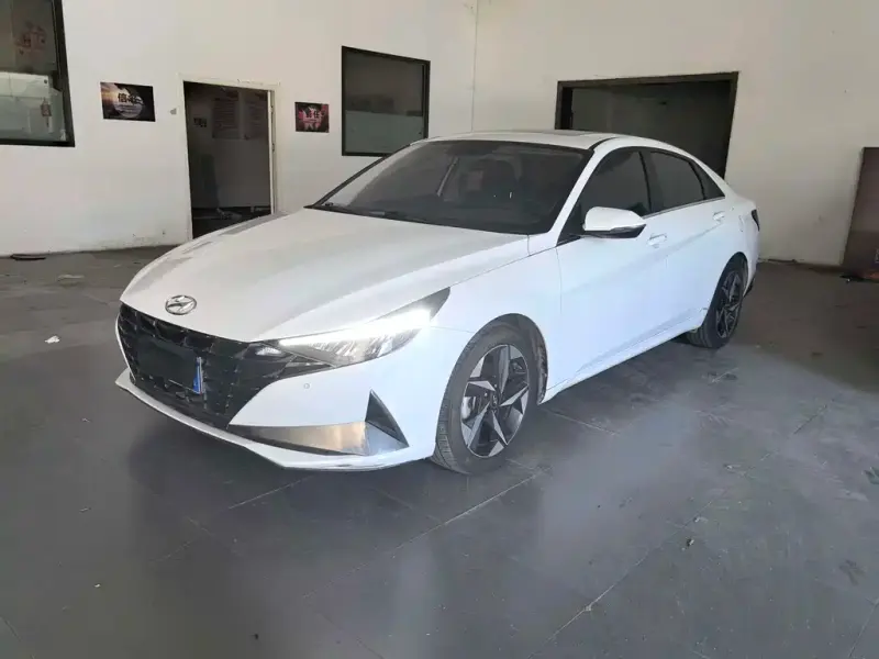 Hyundai Elantra, 2023