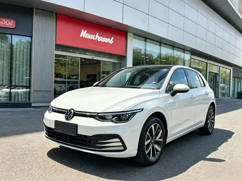 Volkswagen Golf, 2023