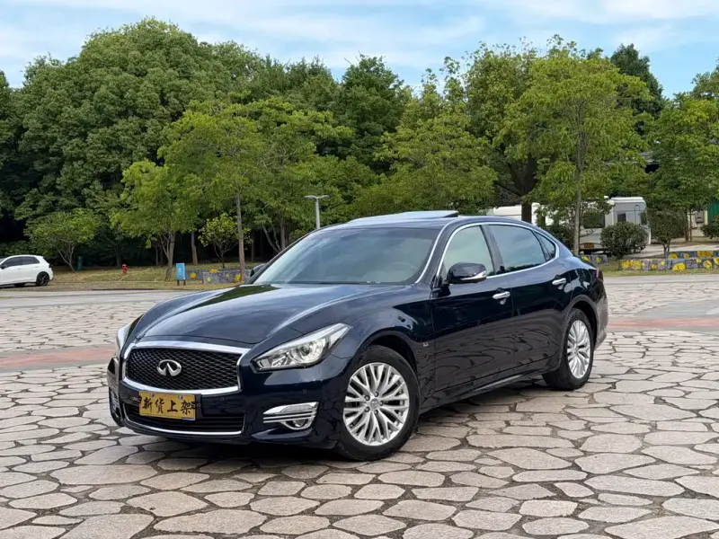 Infiniti Q70, 2017