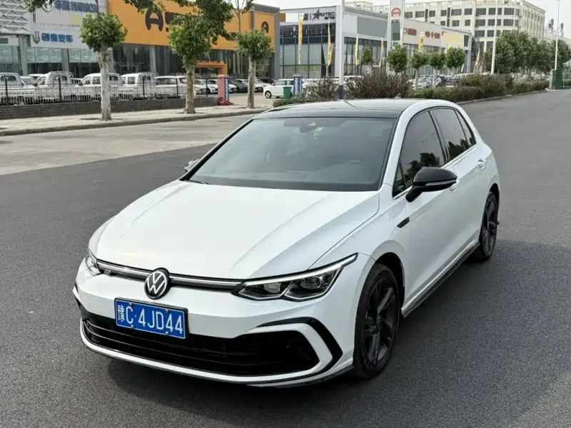 Volkswagen Golf, 2022